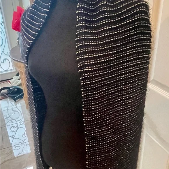 Gorgeous Black and Silver scarf. Can be work as a shawl as well - Picture 2 of 5